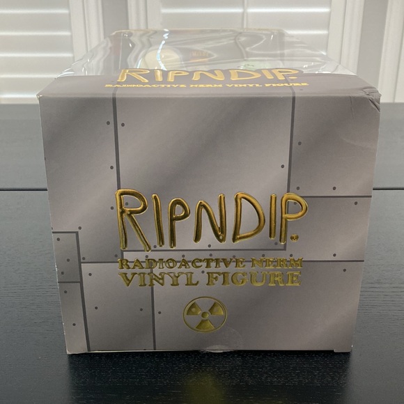 Rip N Dip Limited Edition Radioactive Nerm Vinyl Figure #175 of only 500! - Picture 15 of 16